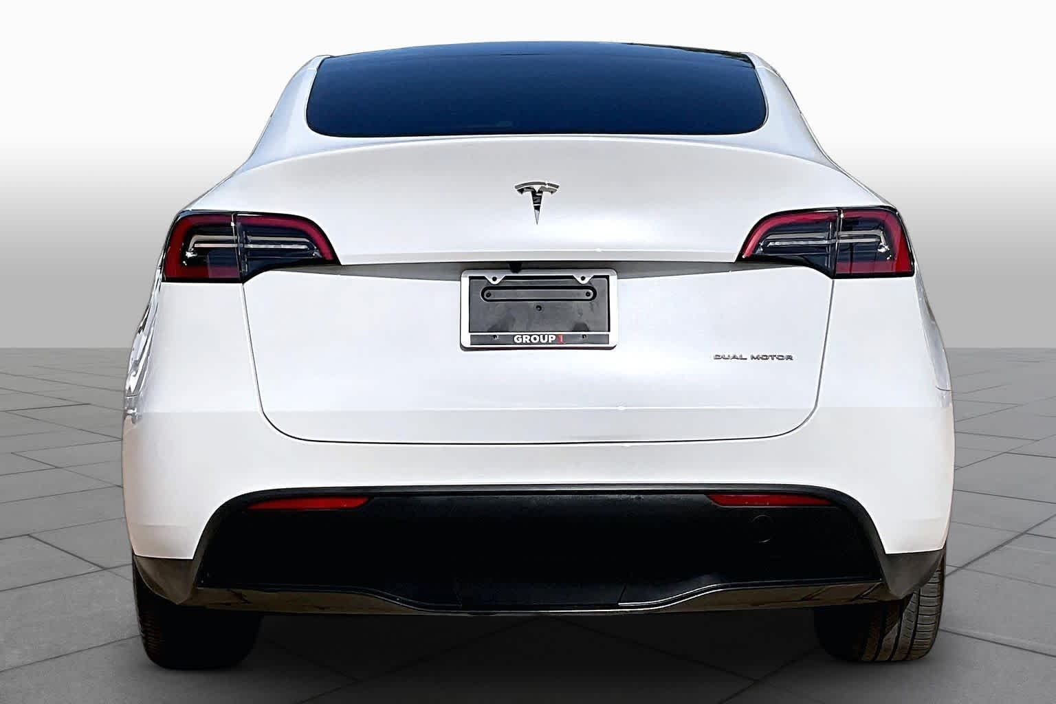 Used 2023 Pearl White Multi-Coat Tesla  image 4
