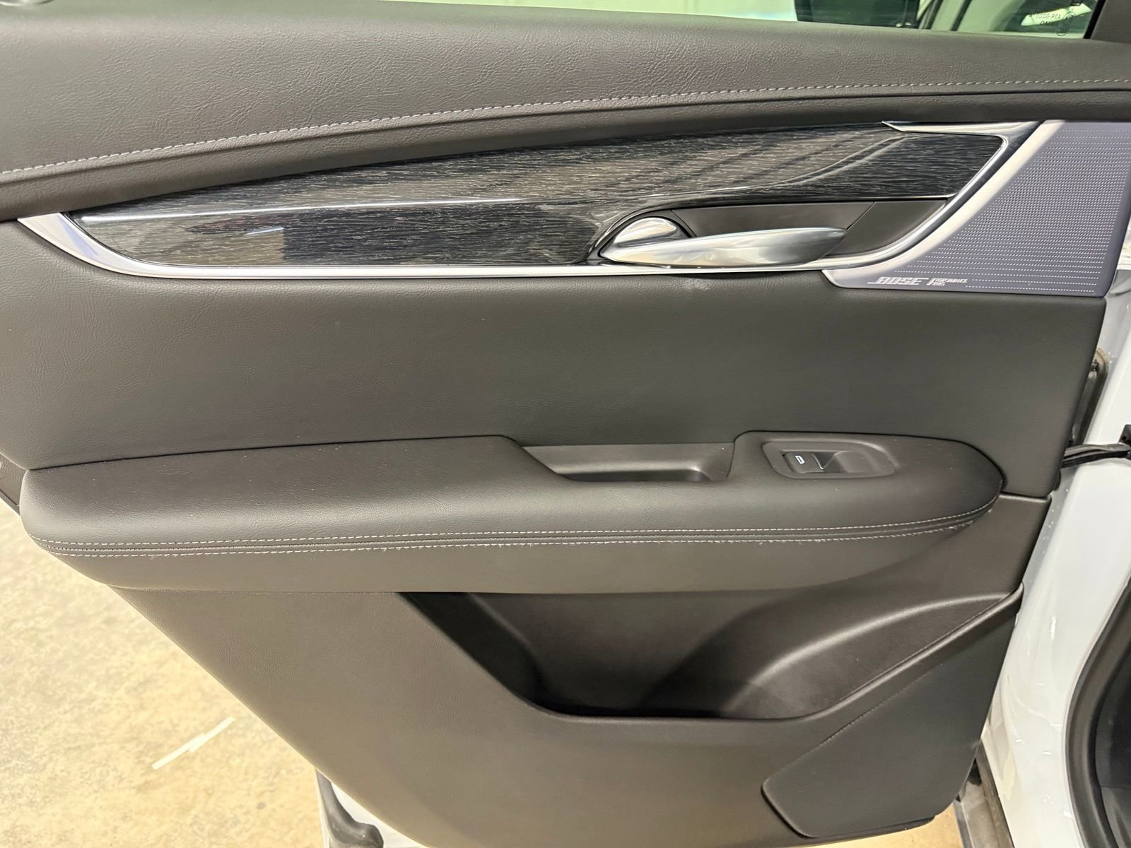 Used 2022 White Cadillac Premium Luxury image 28