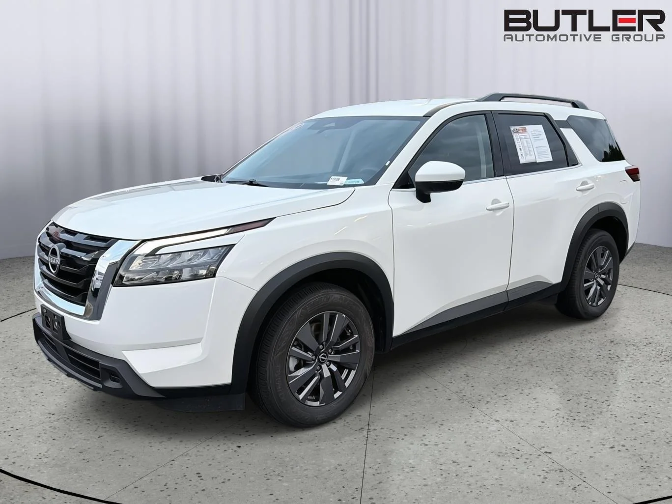 2025 Nissan Pathfinder SV - Photo 2
