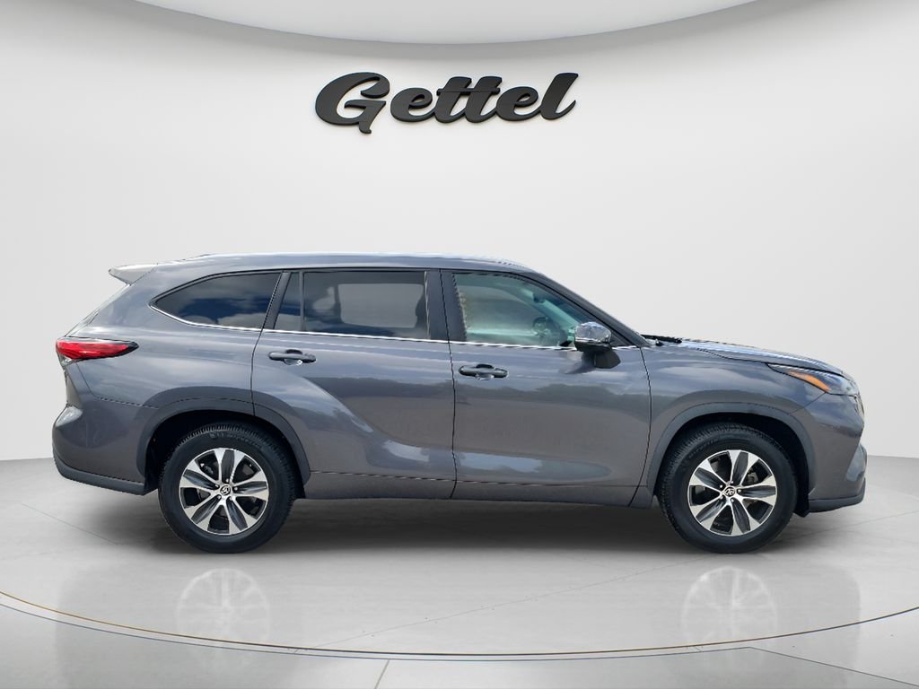 Used 2023 Gray Toyota XLE image 4