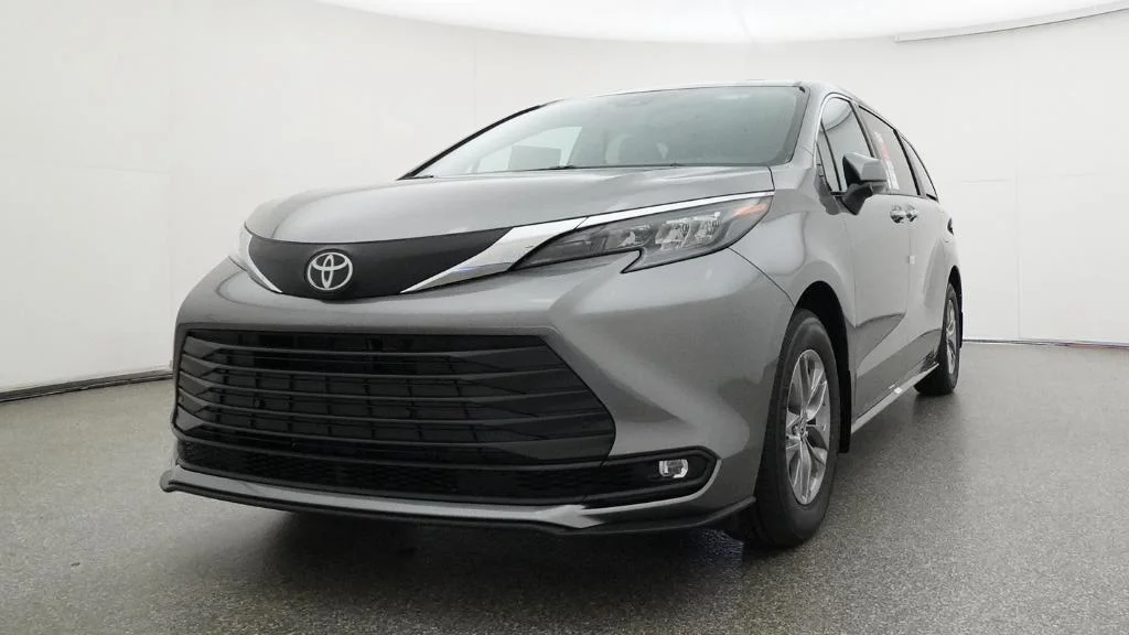 New 2026 Heavy Metal Toyota XLE image 21