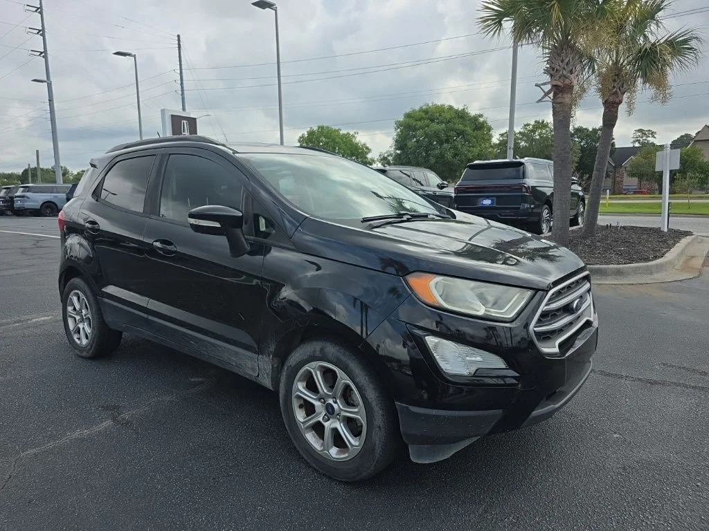 Used 2019 Shadow Black Ford SE image 1