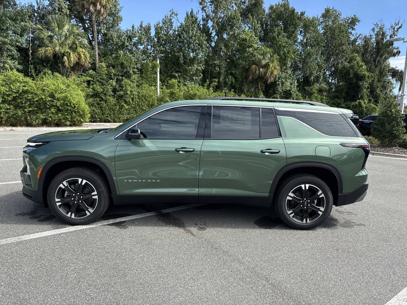 2027 Chevrolet Traverse LT - Photo 6