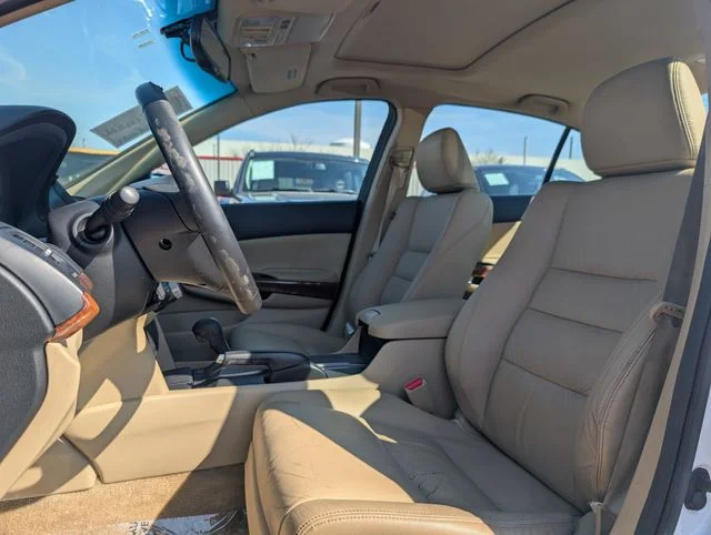 Used 2011 White Honda EX-L image 7