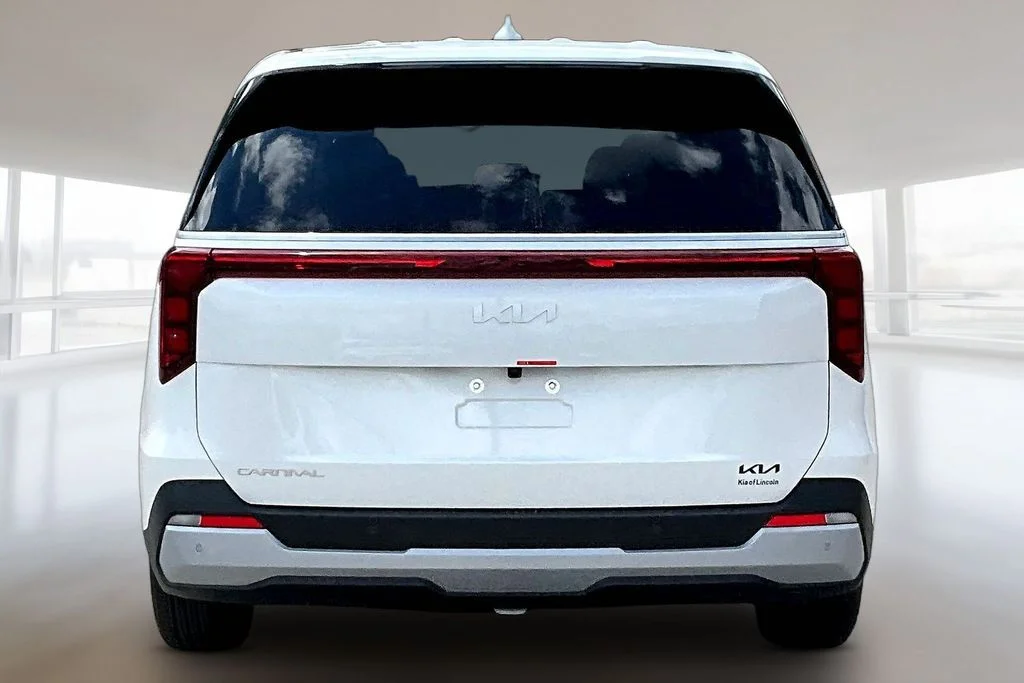 New 2026 Snow White Pearl Kia LXS image 4