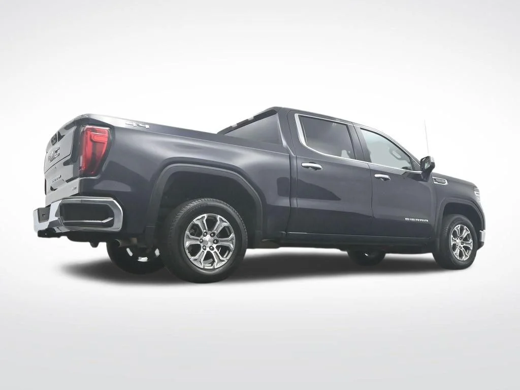 Used 2025 Silver GMC SLT image 42