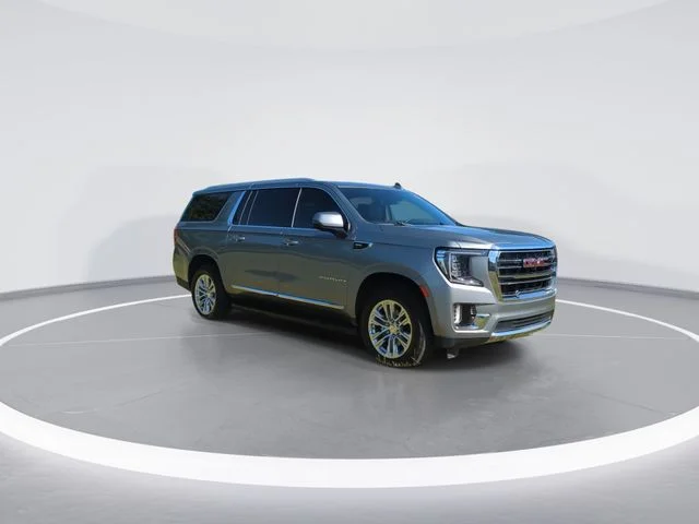 Used 2023 Silver GMC SLT image 2