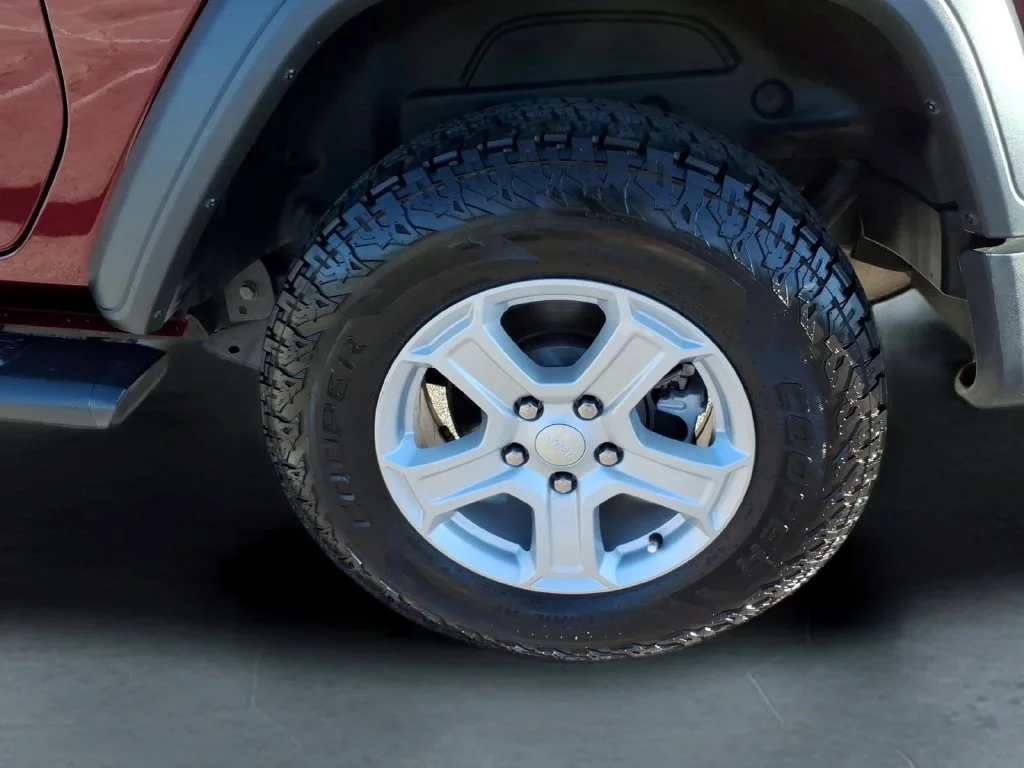 Used 2021 Red Jeep Sport S image 13