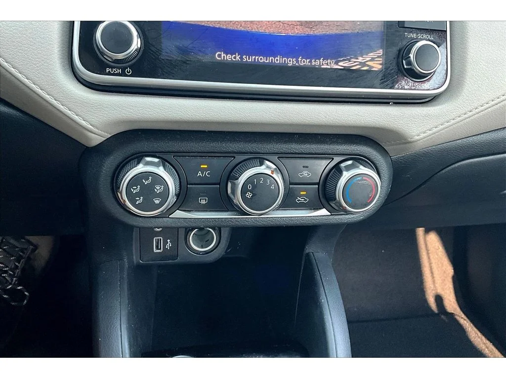 Used 2021 Blue Nissan SV image 21