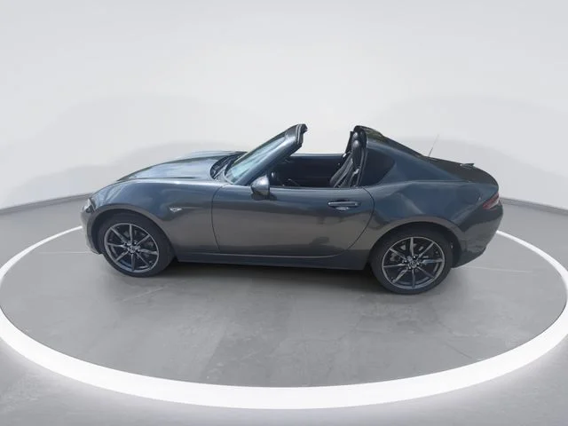 Used 2017  Mazda Grand Touring image 5