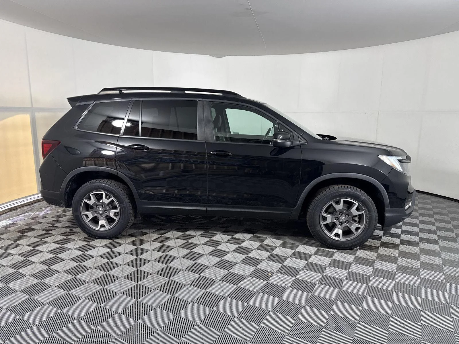 Used 2022 Crystal Black Pearl Honda TrailSport image 10