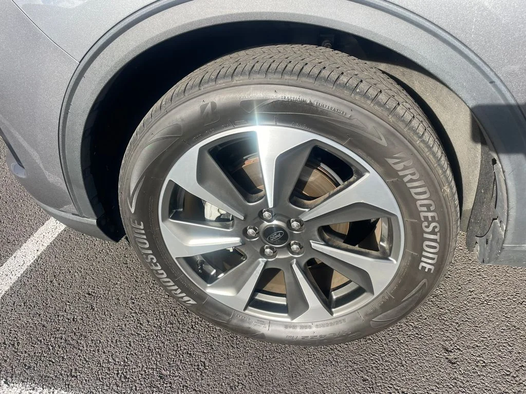 Used 2023 Gray Ford Platinum image 5