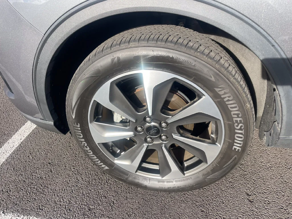Used 2023 Gray Ford Platinum image 5