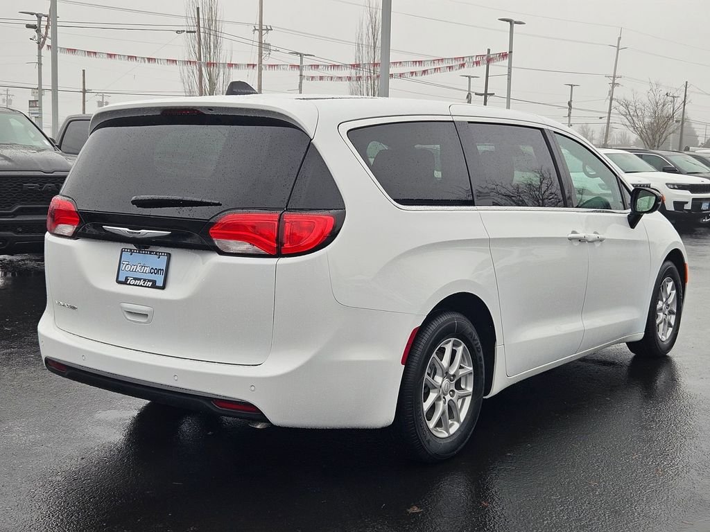 New 2026 Bright White Clear-Coat Exterior Paint Chrysler LX image 6