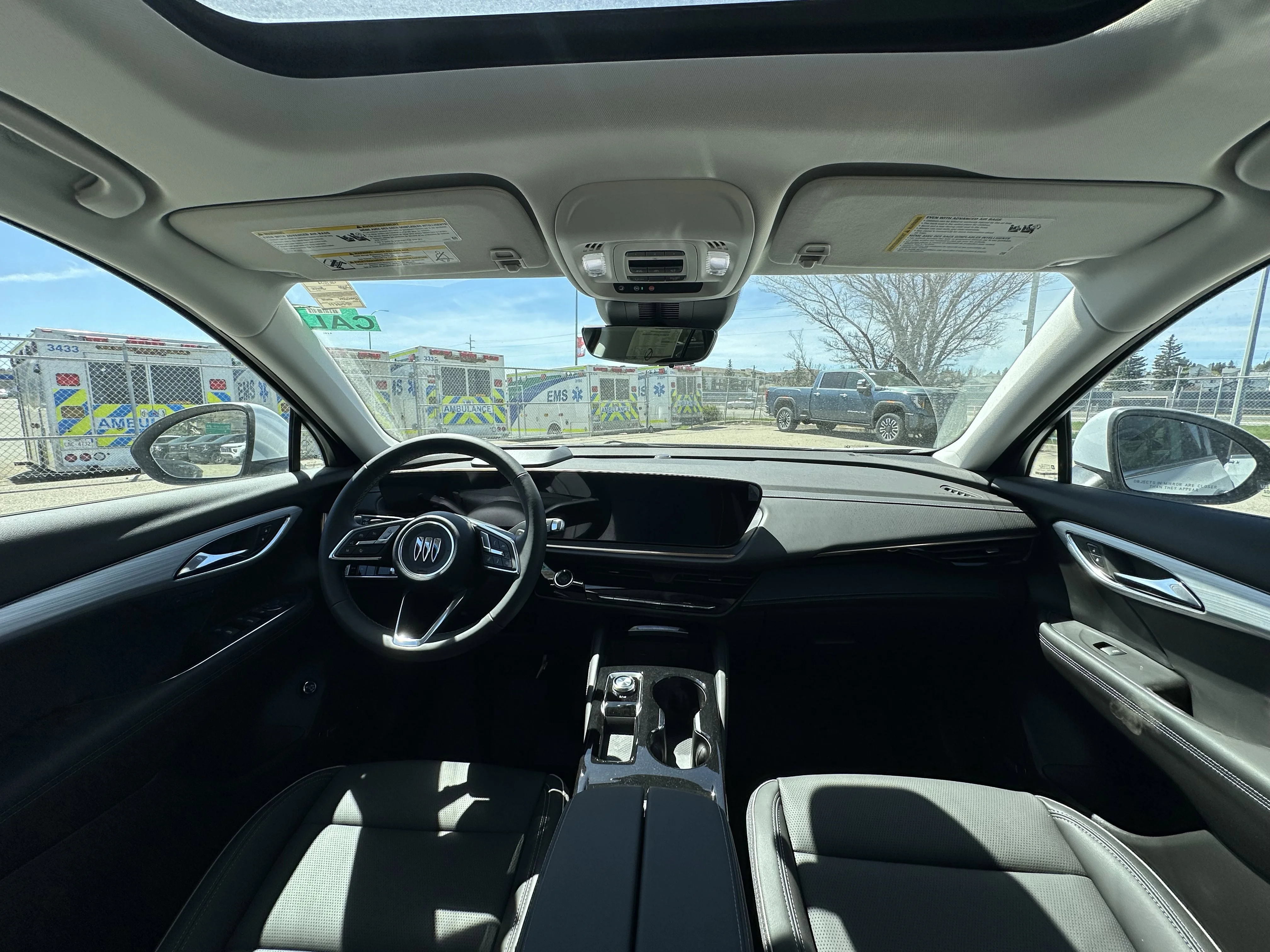 New 2026 Iridescent White Tricoat Buick Avenir image 18