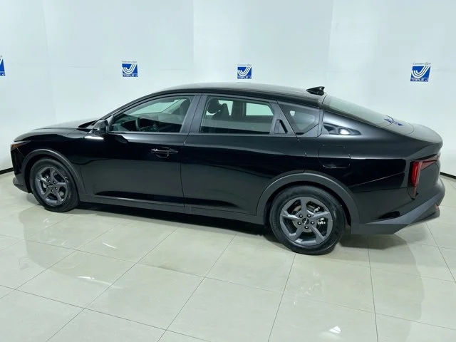 New 2026 AURORA BLACK PEARL Kia LXS image 3
