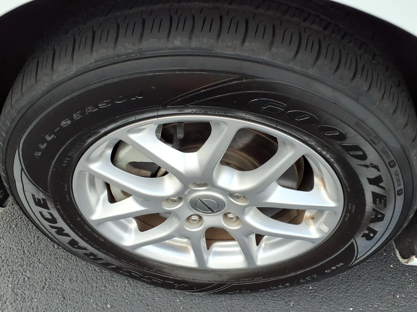Used 2023 Bright White Clear Coat Chrysler LX image 17