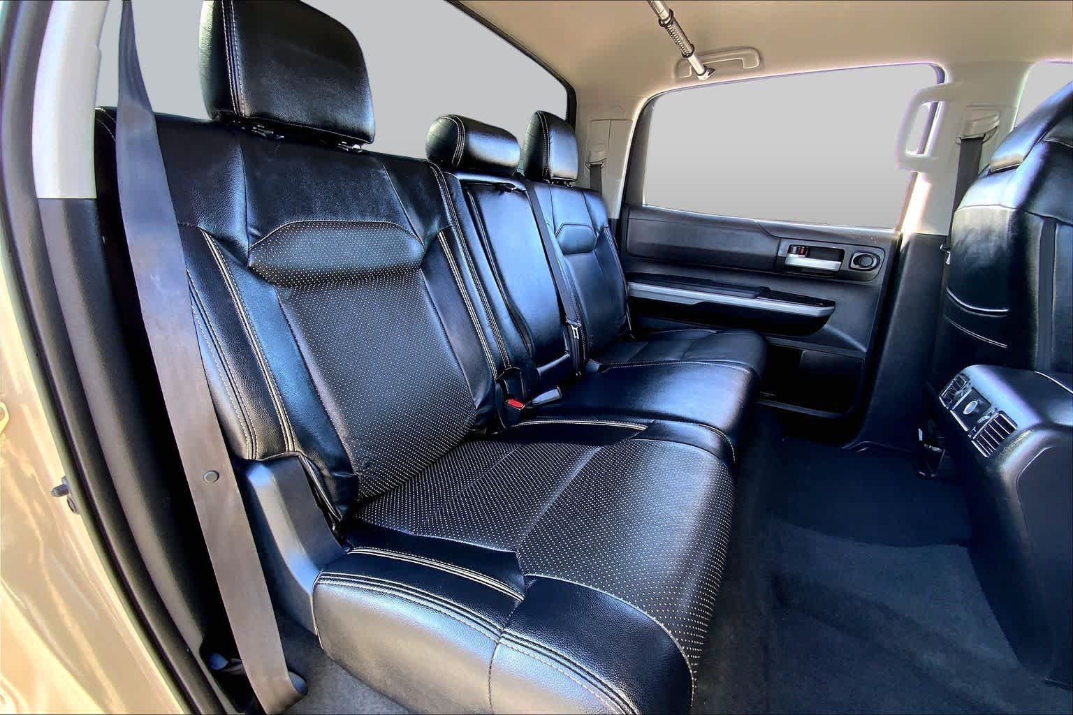 Used 2018 Quicksand Toyota SR5 image 18