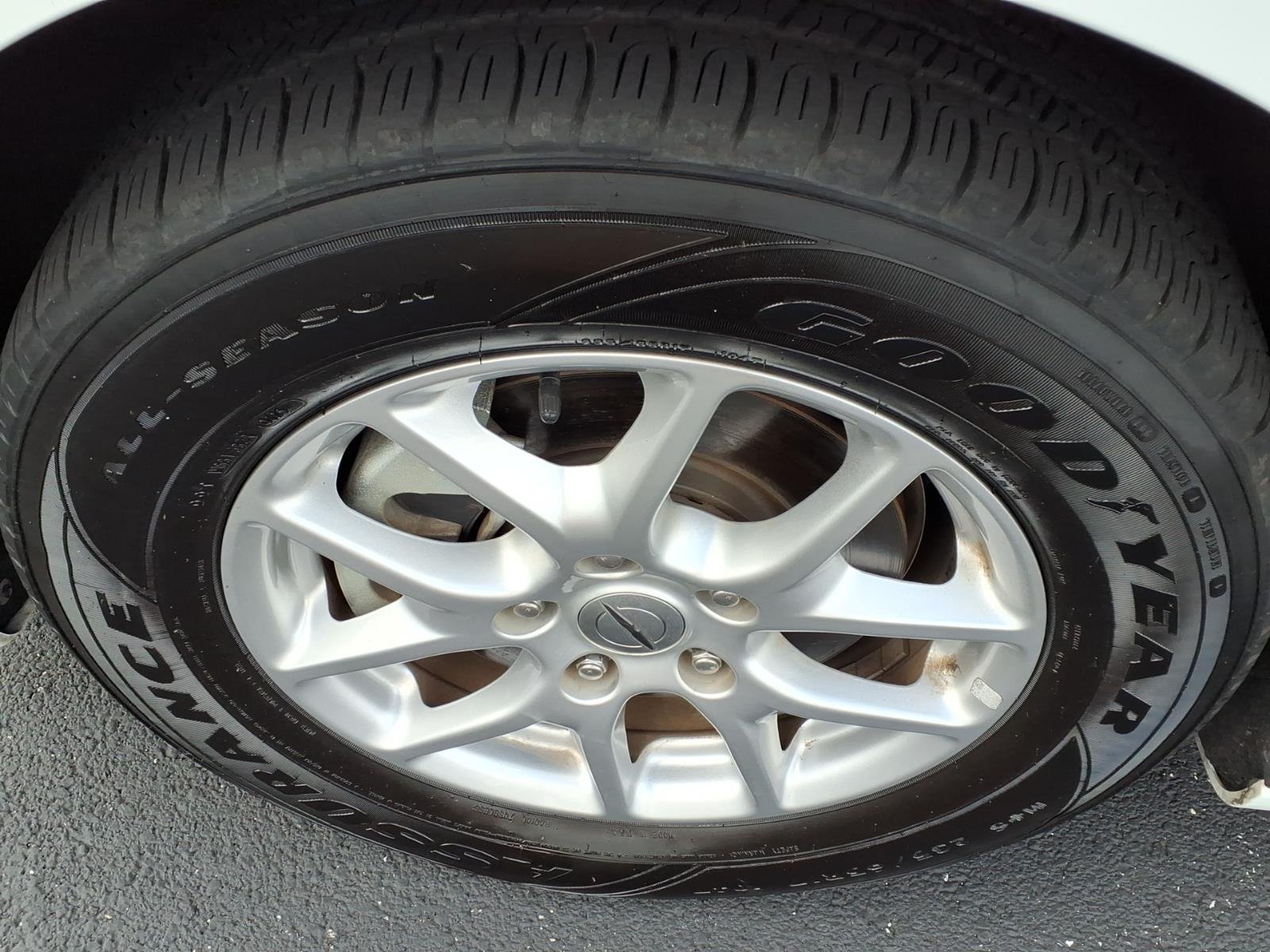 Used 2023 Bright White Clear Coat Chrysler LX image 17