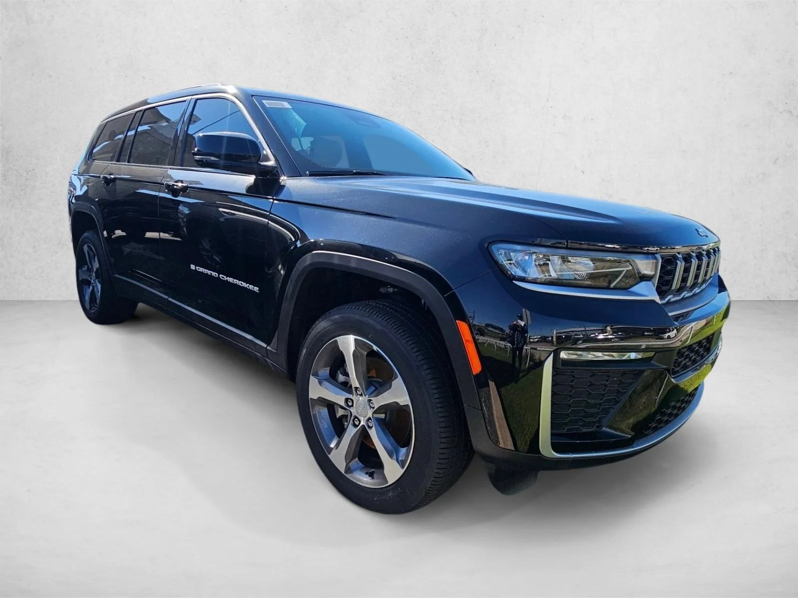 New 2026 Diamond Black Crystal Pearl-Coat Exterior Paint Jeep Limited image 5