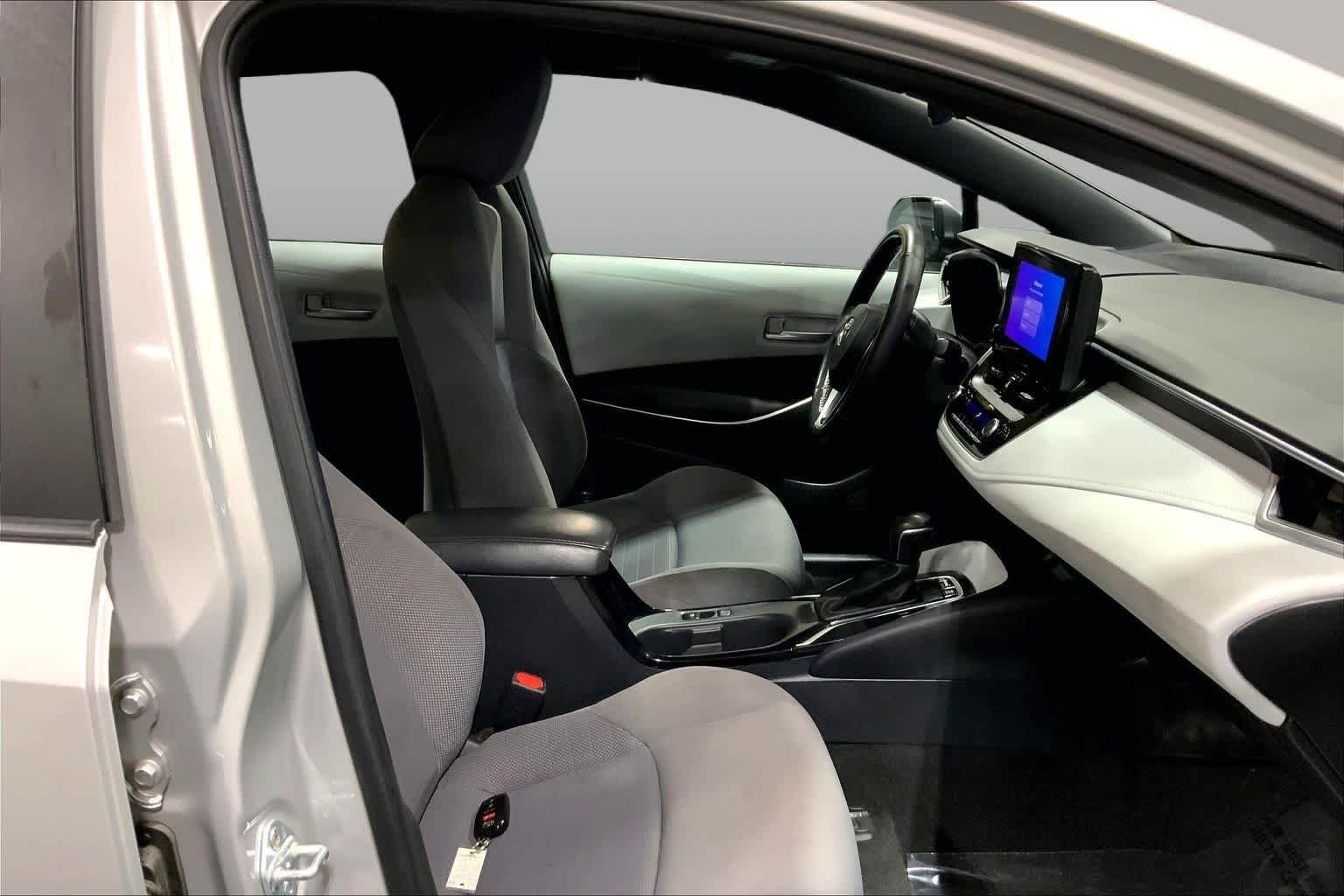 Used 2023 Classic Silver Metallic Toyota SE image 9