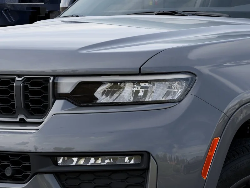 New 2027 Sting-Gray Clear-Coat Paint Jeep Limited Reserve image 6