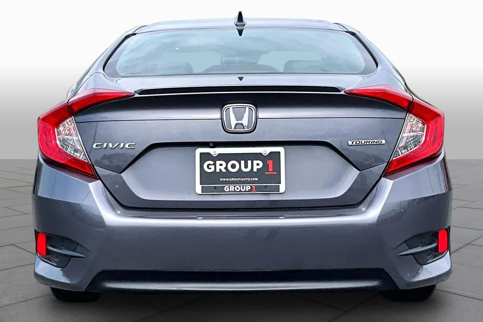 Used 2016 Modern Steel Metallic Honda Touring image 5