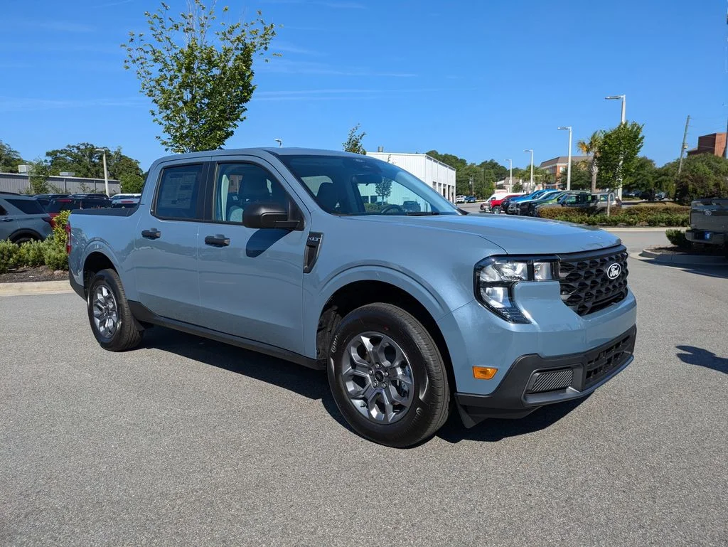 New 2026 Azure Gray Metallic Tri-Coat Ford XLT image 2