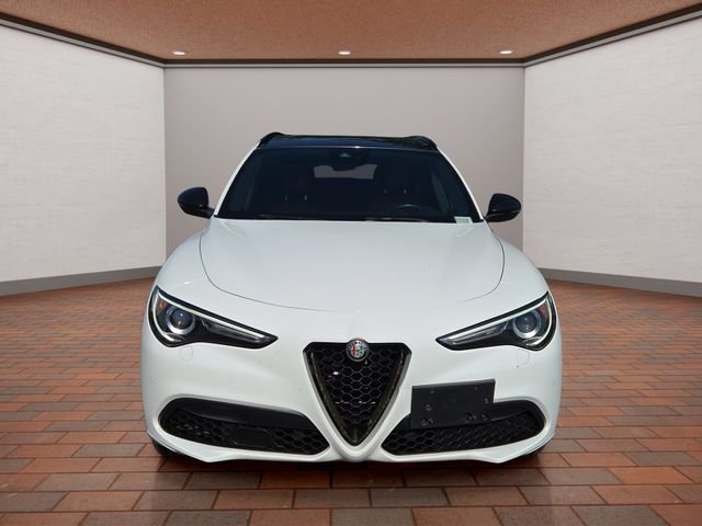 Used 2022 White Alfa Romeo Veloce image 2