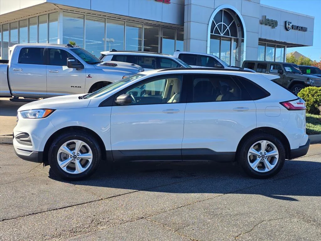 Used 2021 White Ford SE image 21
