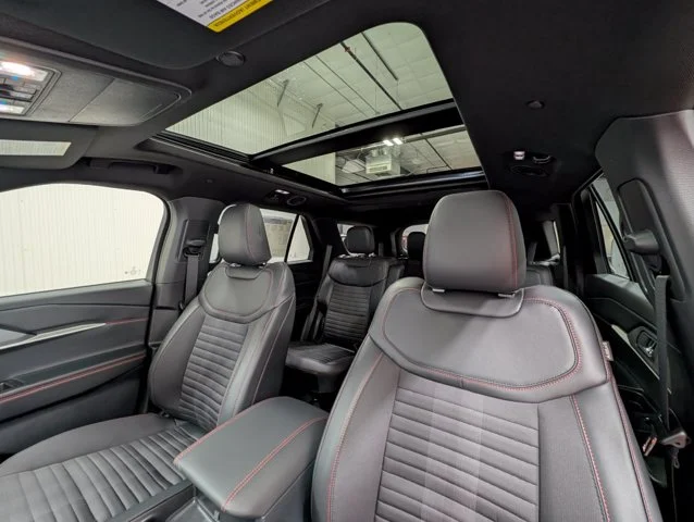 New 2027 Star White Metallic Tri-Coat Ford ST-Line image 43