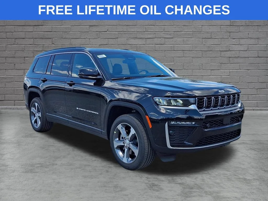 New 2026 Diamond Black Crystal Pearlcoat Jeep Limited image 1