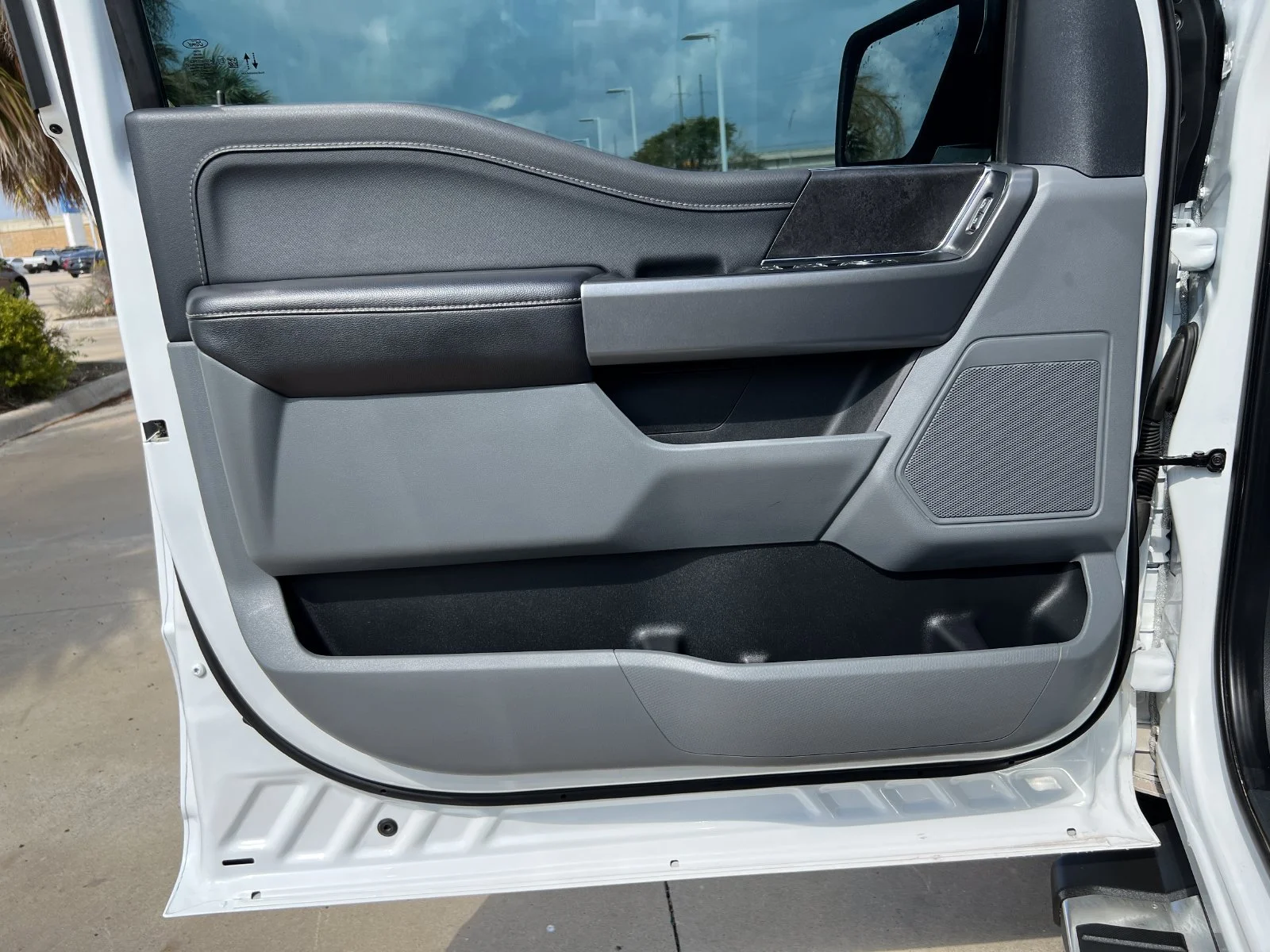 Used 2025 White Ford XLT image 15