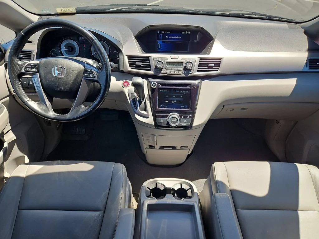 Used 2016 Lunar Silver Metallic Honda EX-L image 22