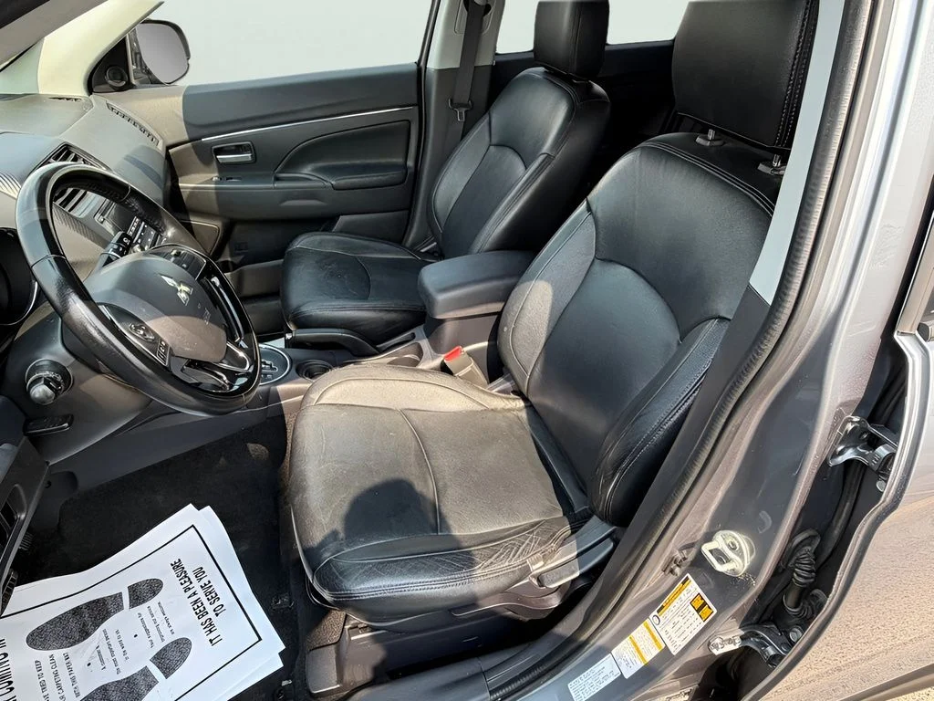 Used 2017 Silver Mitsubishi 2.0 ES image 16