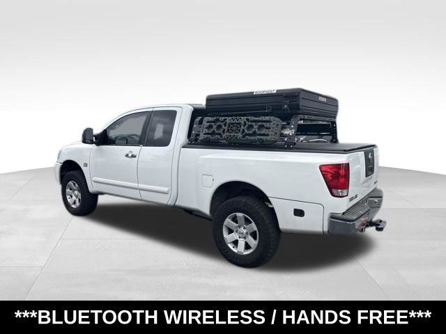 Used 2004 White Nissan LE image 3