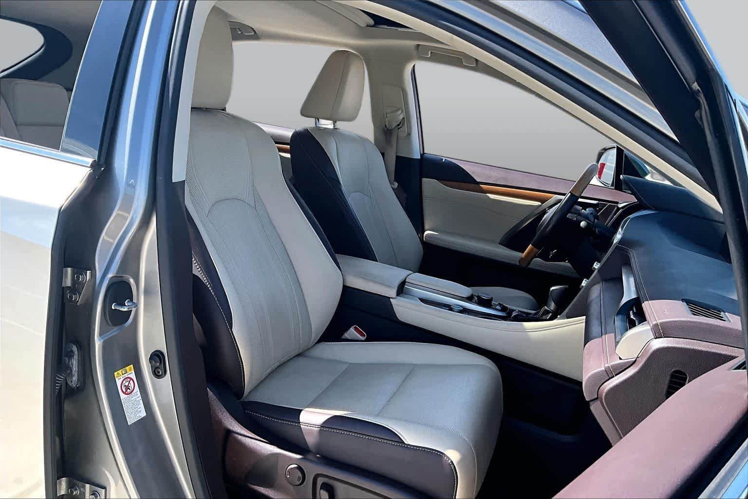 Used 2017 Atomic Silver Lexus  image 8