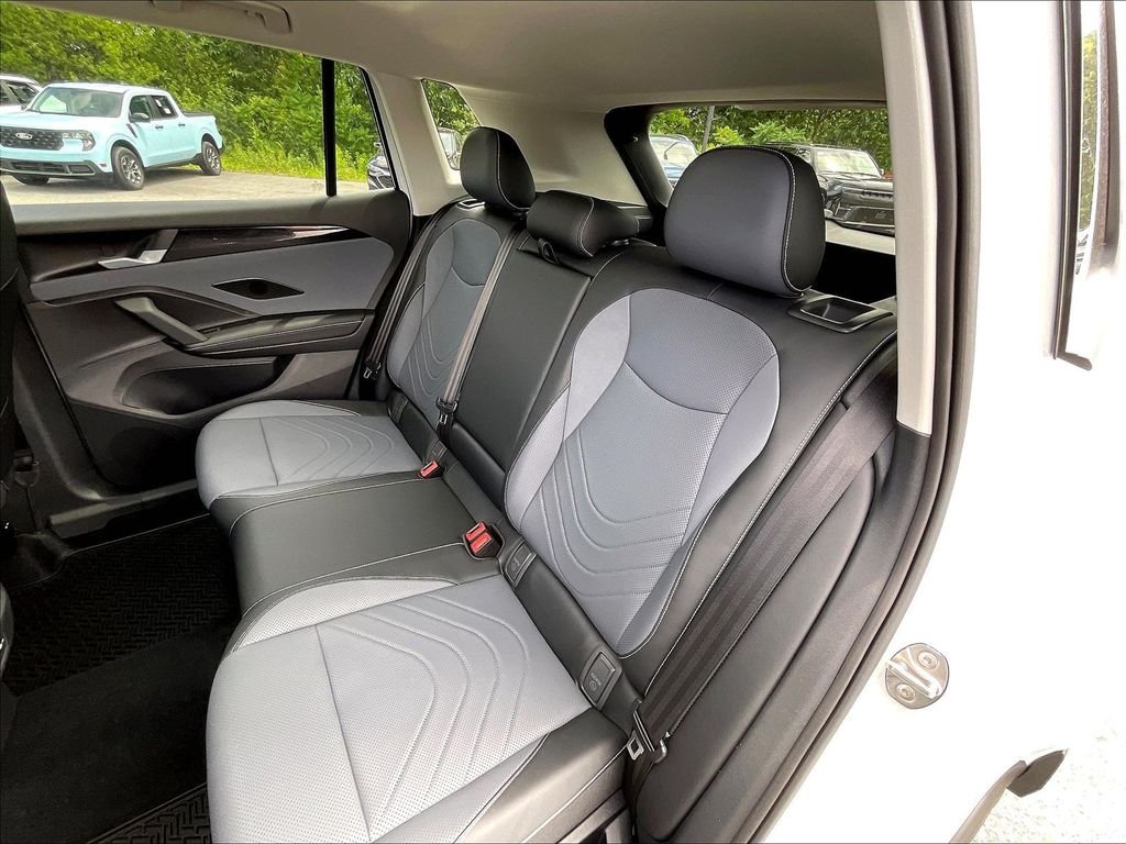 2026 Volkswagen Tiguan SE - Photo 15