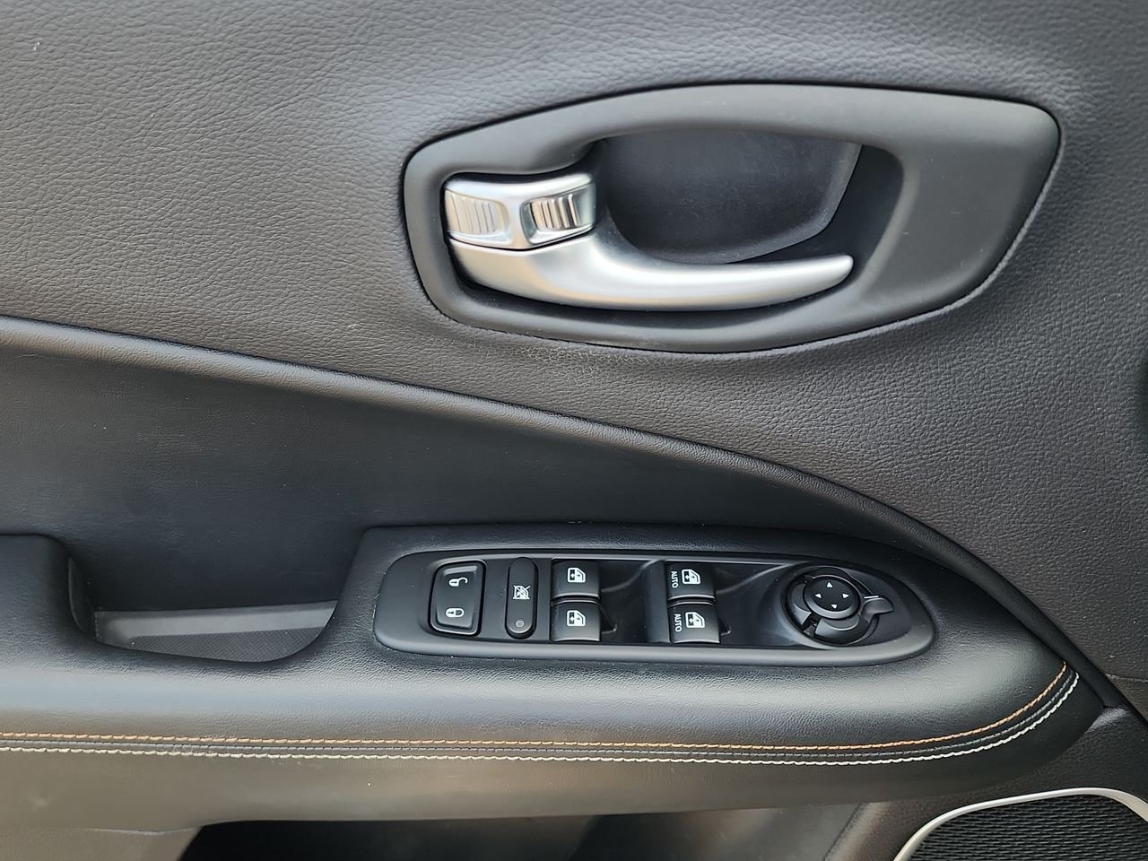 Used 2017 Gray Jeep Latitude image 13