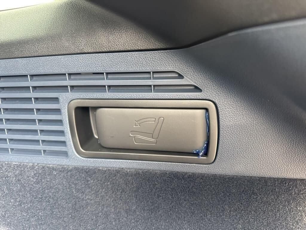 New 2026 Blue Genesis 2.5T SPORT PRESTIGE image 14