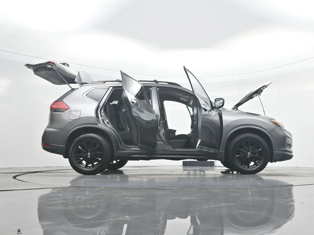 Used 2017 Gray Nissan SV image 50