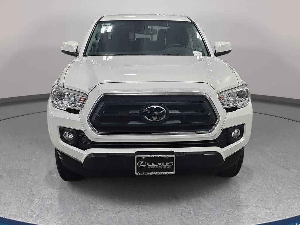 Used 2021 White Toyota SR5 image 3
