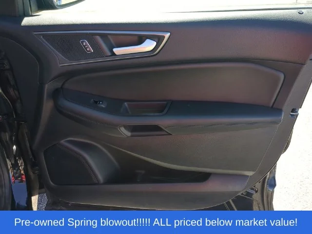 Used 2020 Black Ford SE image 42