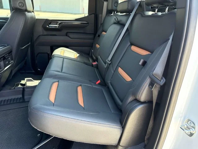 Used 2025 White GMC AT4 image 26