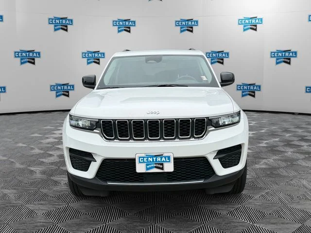 Certified Used 2023 White Jeep Laredo image 9