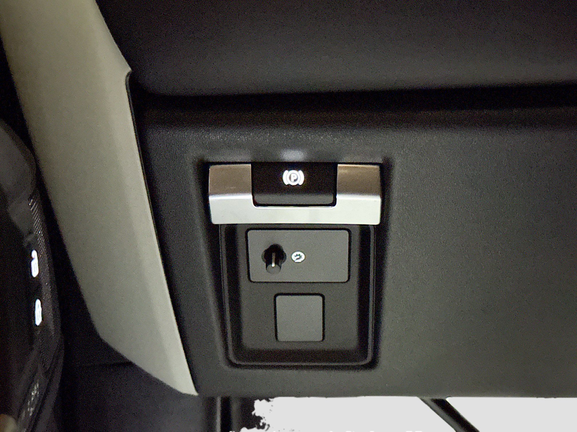 New 2026 Gondwana Stone LAND ROVER X-Dynamic SE image 34