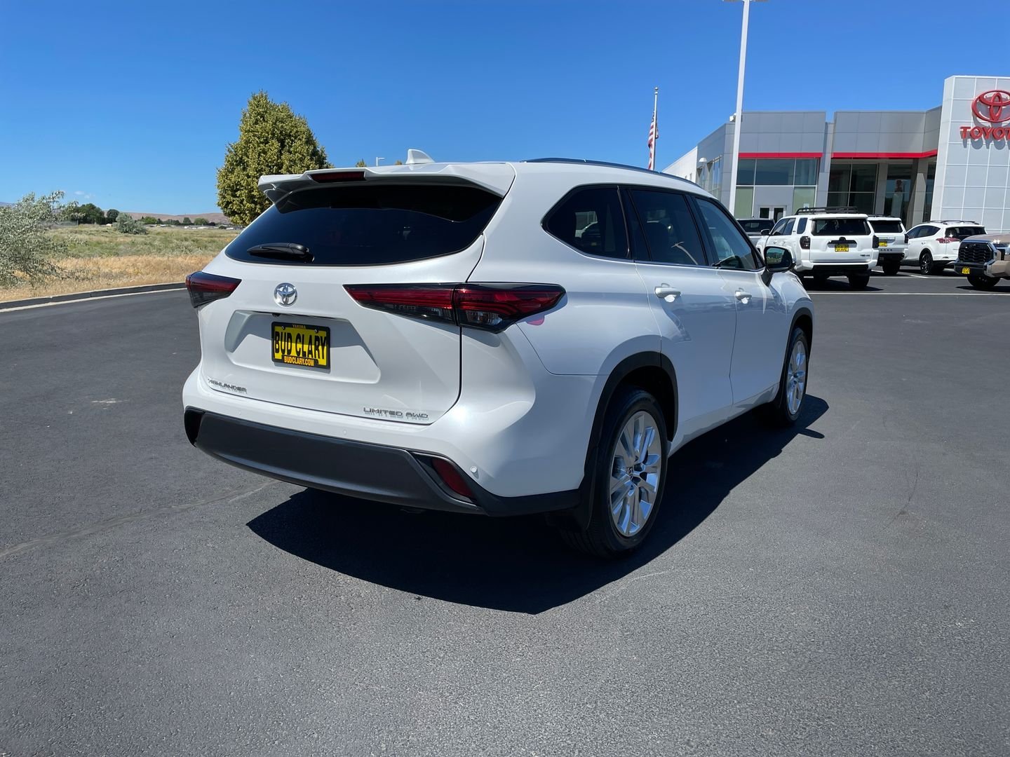 Used 2023 Beige Toyota Limited image 3