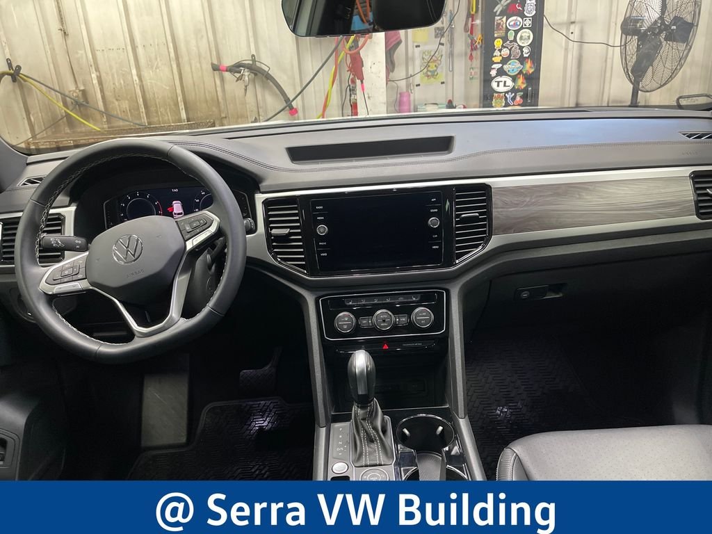 Used 2023 Pure White Volkswagen 3.6L V6 SE w/Technology image 20