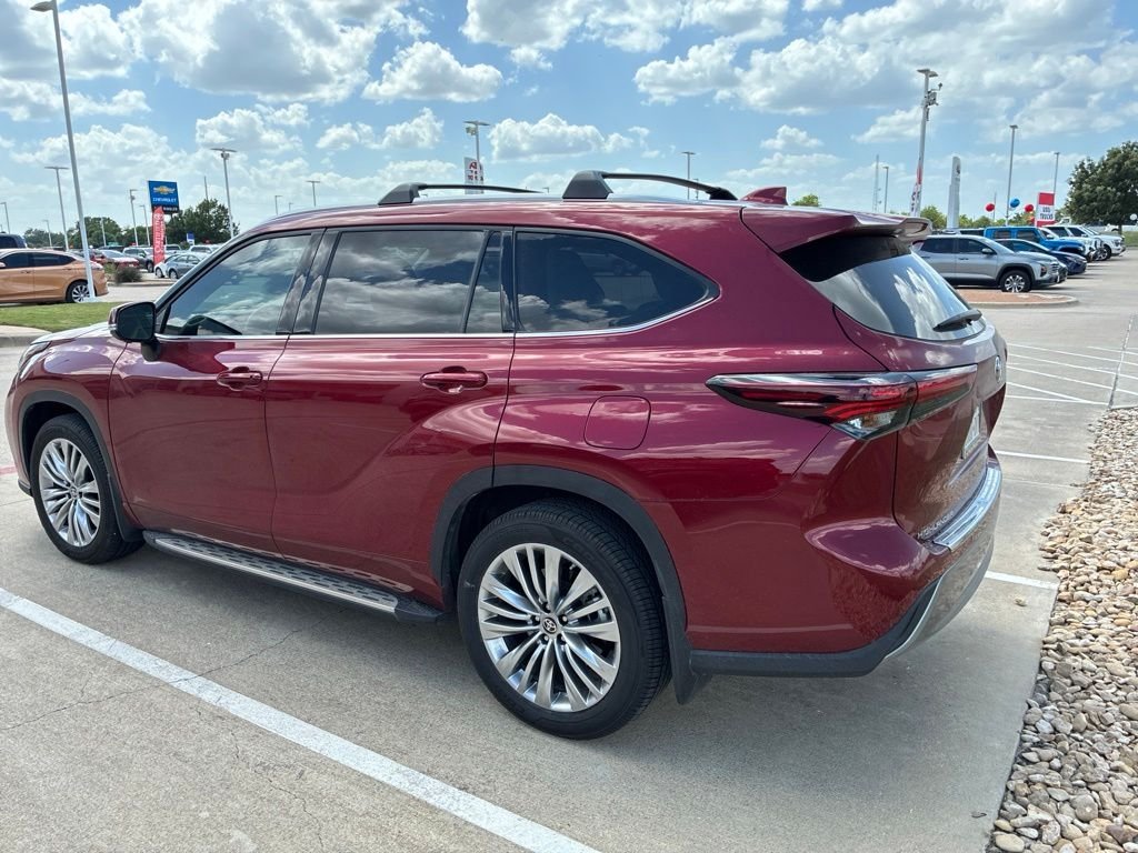 Used 2024  Toyota Platinum image 3