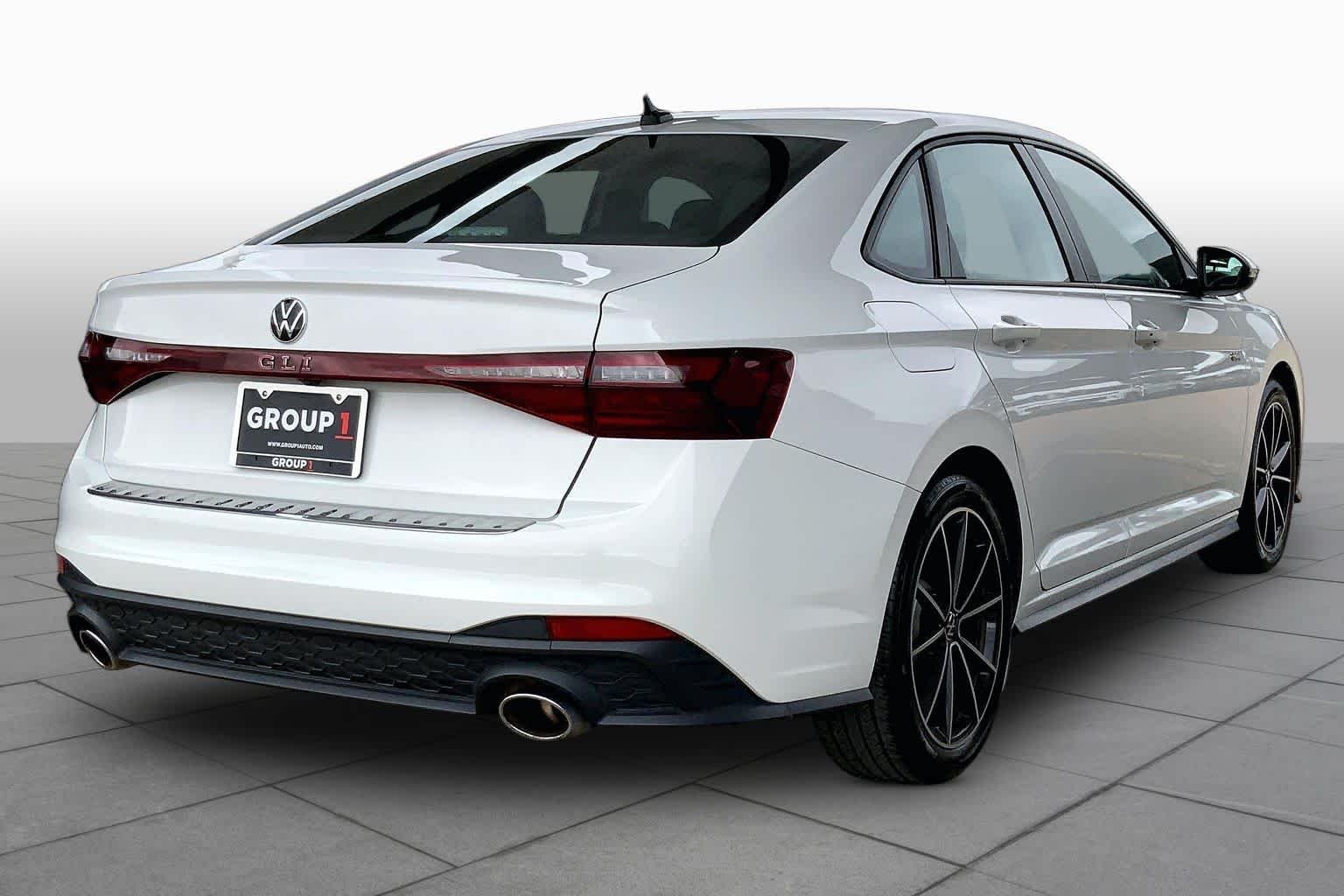 Used 2025 Pure White Volkswagen Autobahn image 12